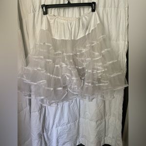 Leg Avenue White Petticoat